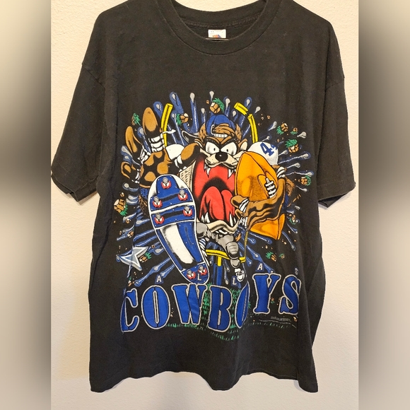 Vintage 1993 Looney Tunes Taz and Dallas Cowboys T-shirt